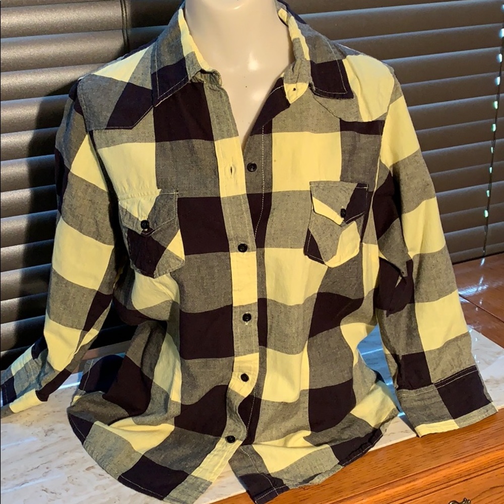 Long Sleeve Button Up Blouse Size Large EUC